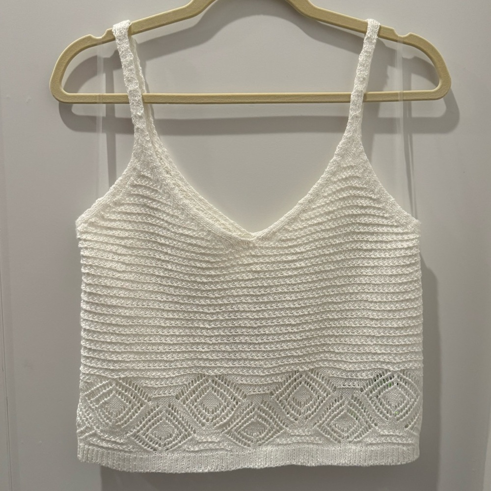 Be Cool Women’s Pointelle Cropped Sweater Tank White Acrylic Knit Size M/L